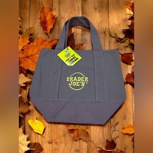 Trader Joe’s Purple Mini Canvas Halloween Tote – Limited Edition
35$
